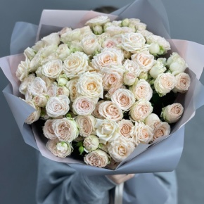 Букет "Кремовый микс" из 25 кустовых роз (50 см) в Старой Купавне