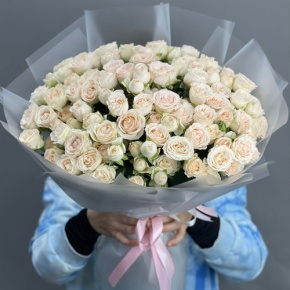 Букет из 35 кремовых кустовых роз (50 см) в Старой Купавне
