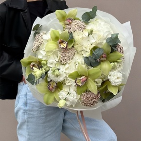 Букет "Эдем" из гортензии, орхидей, эустом, эвкалипта и озатамнуса в Старой Купавне