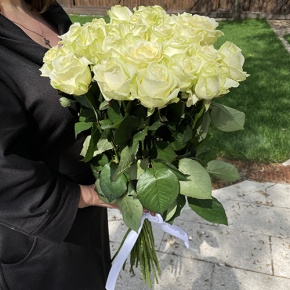 Букет из 21 белой розы (70 см) в Старой Купавне