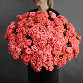 Букет из 39 коралловых кустовых роз (50 см) в Старой Купавне