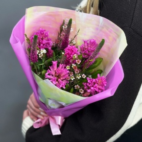 Букет "Вспышка" из гиацинтов, хамелациума и вероники в Старой Купавне