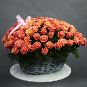 Композиция в корзине из 101 розы Мисс Пигги (50 см) в Старой Купавне