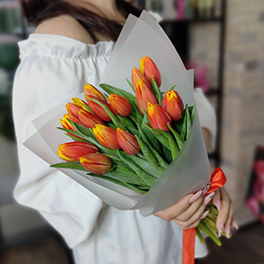 Букет из 15 огненных тюльпанов в Старой Купавне