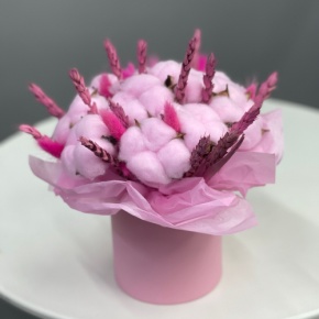 Композиция в шляпной коробке мини из хлопка, пшеницы и лагуруса в Старой Купавне