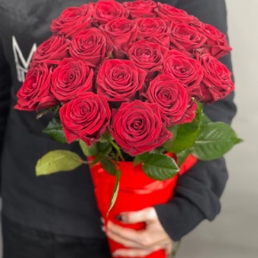 21 красная роза в конусе (50 см) в Старой Купавне