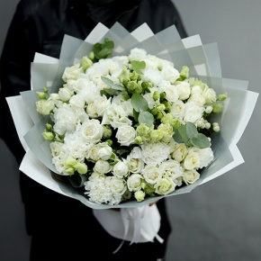 Букет "Маскарпоне" из роз, диантусов, эустом и гиперикума в Старой Купавне