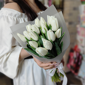 Букет из 15 белых тюльпанов в Старой Купавне