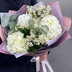 Букет "Суприм" из гортензий и хамелациума в Старой Купавне