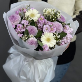Букет "Мечты сбываются" из хризантем Момоко, ароматных маттиол, хамелациума и гербер в Старой Купавне