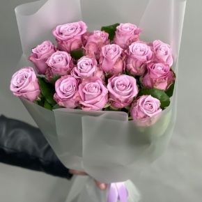 Монобукет из 15 малиновых роз Меритим (50 см) в Старой Купавне