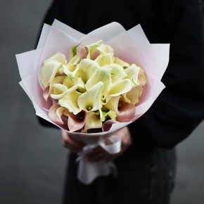 Букет из 25 калл нежный микс в Старой Купавне