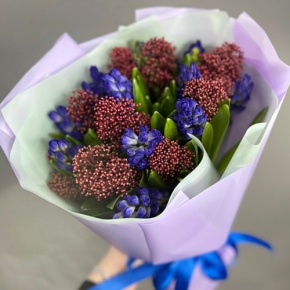 Букет "Твой яркий день" из гиацинтов и скиммии в Старой Купавне