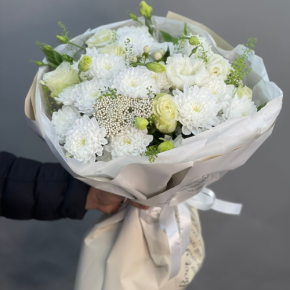 Букет "Меланхолия" из роз и хризантем в Старой Купавне