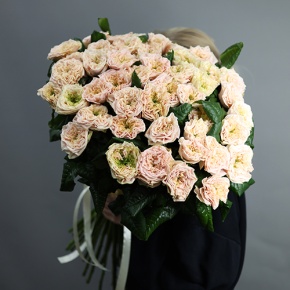 Букет из 35 кремовых махровых пионовидных роз (70 см) в Старой Купавне