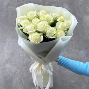 Букет "Умка" из 15 белых роз (50 см) в Старой Купавне