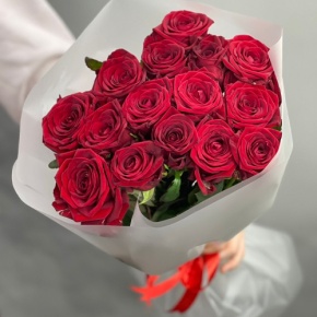 Букетик из 15 красных роз (60 см) в Старой Купавне