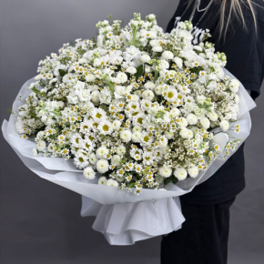 Букет "Эдем" из хризантем, маттиол и ромашек в Старой Купавне