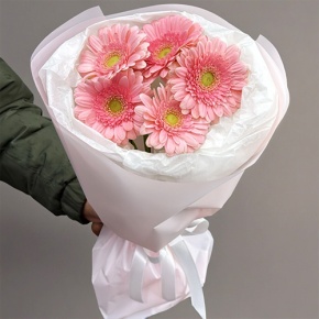 Букет из 5 розовых гербер мини в Старой Купавне