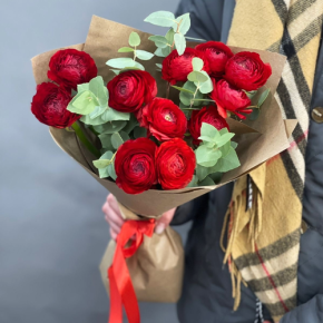 Букет из 11 ранункулюсов и эвкалипта в Старой Купавне