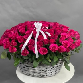 Композиция в корзине из 101 малиновой розы (40 см) в Старой Купавне