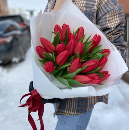 Букет красных тюльпанов в Старой Купавне