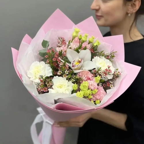 Букет с королевской орхидеей, диантусами, эустомой и шамелациумом в Старой Купавне